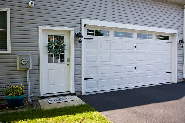 24/7 Emergency Garage Door Panel Replacement experts in Roosevelt Park, MI